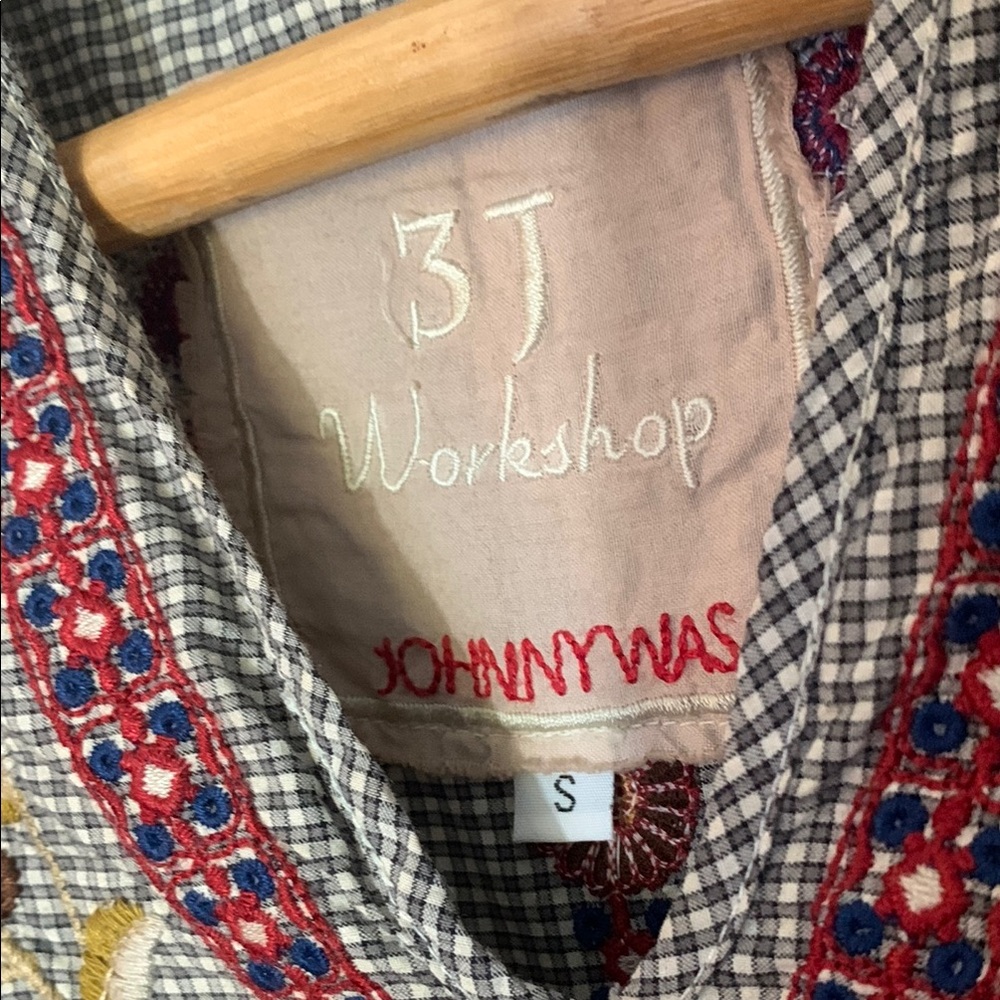 Johnny Was Embroidered Top - Picture 2 of 3